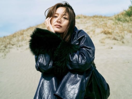 「違う一面が見れて」川口春奈、アンニュイな表情のモデルショット！ 「急に、大人っぽくなったよね」