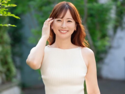 「年齢ありえない笑」皆藤愛子、ノースリーブ＆ミニスカ姿に「女子大生かと」「20代で行けますね」の声