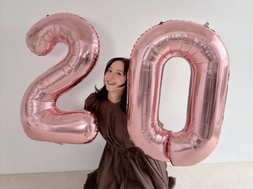 「20歳ですか？」佐々木希、“デビュー20周年”記念イベントを開催！ 「20年かわいいってどうなってんねん」