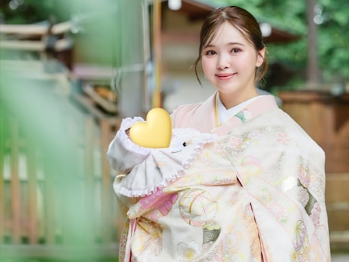 「すっかりママの顔」藤田ニコル、娘とのお宮参りショットを披露！ 「可愛いよー」「ママルンになっても素敵」