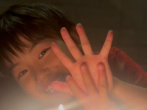 「めっちゃおめでとう」原口あきまさ、息子の顔出し誕生日ショット公開「お父さんが一番ハッピー？」