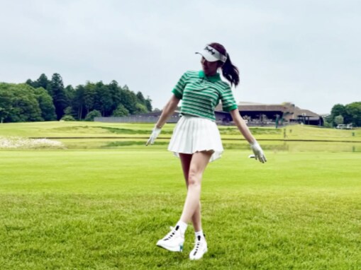 「横顔があいぼんにしか見えないそっくり」加護亜依、娘＆息子とゴルフへ「かっこいい親子」「美スタイル」