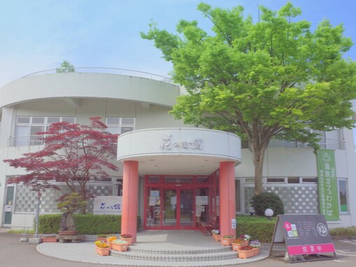 【新潟県の人気日帰り温泉】「花の湯館」は源泉100％のまろやかなお湯を楽しめる施設。アヒル風呂やサウナでリラックス