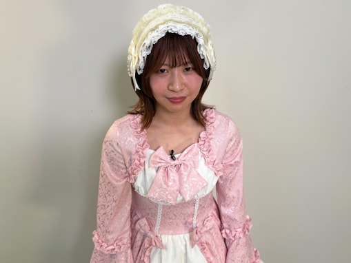 「萌えました」人気女性芸人、ロリータ服姿に反響！ 「ホンマに可愛い」「なんちゅう顔しとんねん」