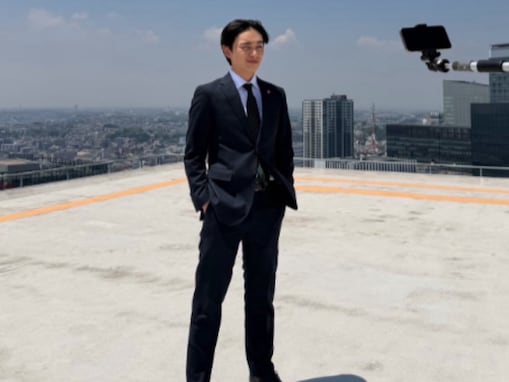 「また足が長くなったよね」宮世琉弥、圧巻スタイルに反響！ 「スタイルやばっ！」「最高にイケメン」