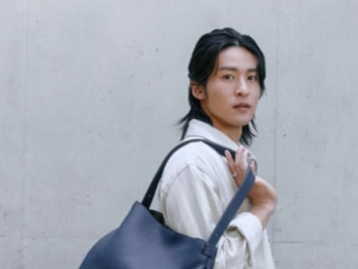 「心臓鷲掴み」目黒蓮、イケメンショットにファンもん絶「あまりにもかっこよすぎて語彙力が消えました」