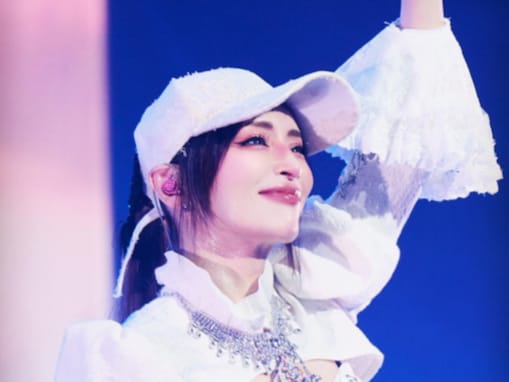 「刺さりすぎて泣ける」浜崎あゆみ、心に響くメッセージ寄せる「しんどい時こそ笑ってみる。無理やりにでも」