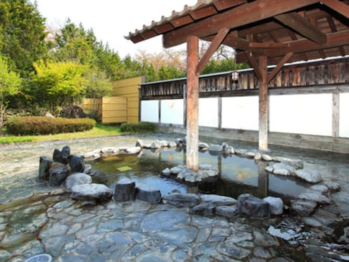 【福島県の人気日帰り温泉】「蔵の湯」は道の駅にある美肌の湯施設。メタケイ酸を含む温泉でリラックス