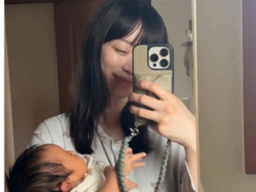 「産後とは思えないほどの綺麗さ、、」サッカー日本代表の美人妻、親子ショットに反響「お肌綺麗すぎ」