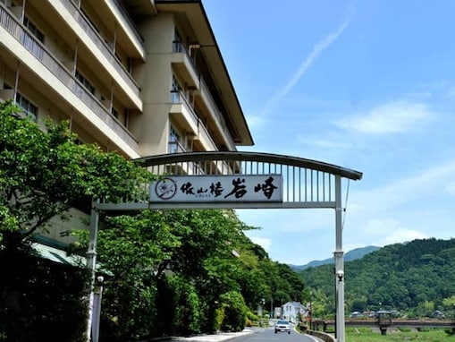 【三朝温泉の人気ホテル】「三朝温泉 依山楼 岩崎」は趣豊かな12ヶ所の湯船と山陰の四季の味覚を満喫できる老舗宿