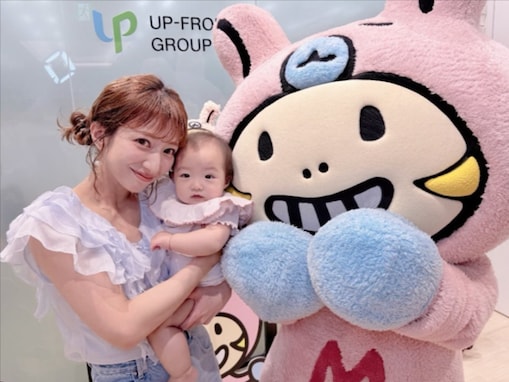 「初対面しましたー 夢も…」辻希美、第5子と“ミニモちゃん”との初対面ショットを披露！