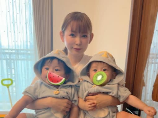 「おしりかわいすぎ！」中川翔子、双子のドラえもんコーデ＆“大事件”公開「いかにも赤ちゃんな事件」