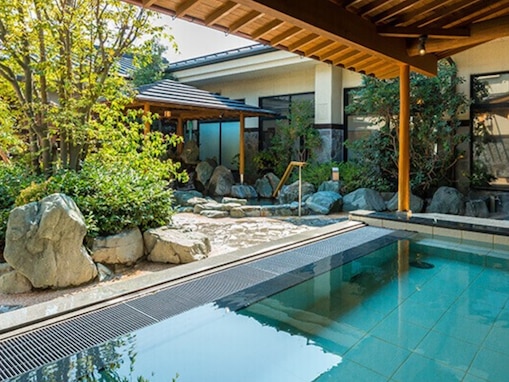 【静岡県の人気スーパー銭湯】「RAKU SPA Café 浜松」はお風呂と遊びをコラボさせた施設。豊富なコンテンツでリラックス