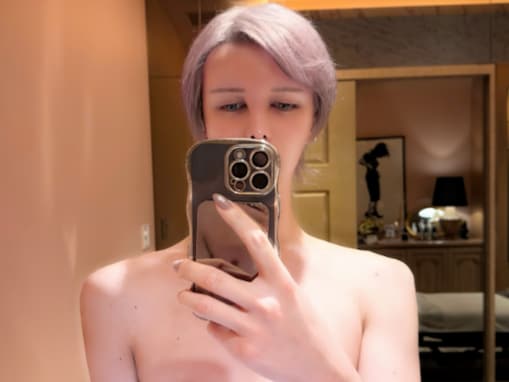 「見せちゃっていいの？？」Matt、上半身裸の姿にファン歓喜！ 「生きる芸術」「細〜いッ！白〜い！」