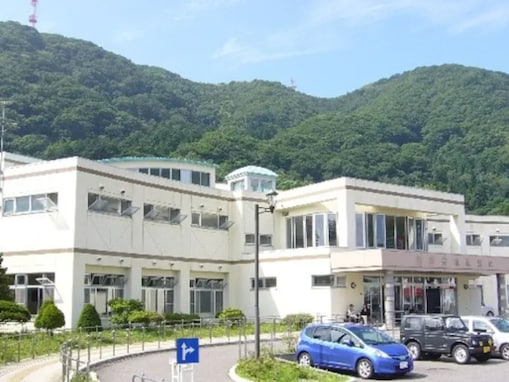 【北海道の人気日帰り温泉】「谷地頭温泉」は函館山の麓にある開放感抜群の温泉施設。五稜郭跡をかたどった星形の露天風呂でリラックス