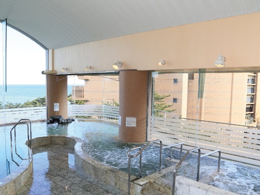 【茨城県の人気日帰り温泉】「鵜来来の湯十王」は太平洋を望む天然温泉施設。絶景露天風呂でリラックス