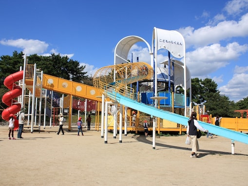 【大阪府】すべて入園無料！ 乗馬から新幹線まで…"乗り物好き"必見、北部エリアの大型公園3選