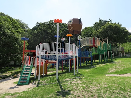 【大阪府】すべて入場無料！ 芝すべり、古墳パノラマ、スケボーまで…子どもと1日遊べる泉州エリアの公園3選