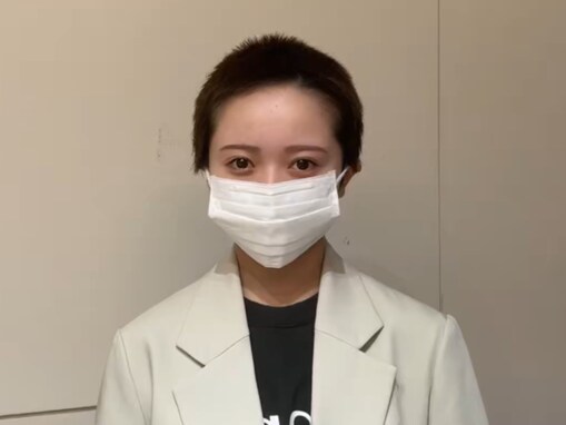AKB48契約解除の花田藍衣、丸刈り頭で謝罪。「プロ意識が欠如してる」「これはやりすぎ」など賛否両論