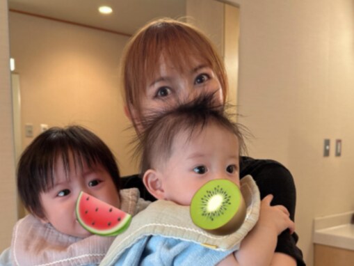 「美形さん」中川翔子、双子のかわいい姿披露＆ママ会開催報告！ 「可愛さも2倍大変さも2倍」「ハンサム」