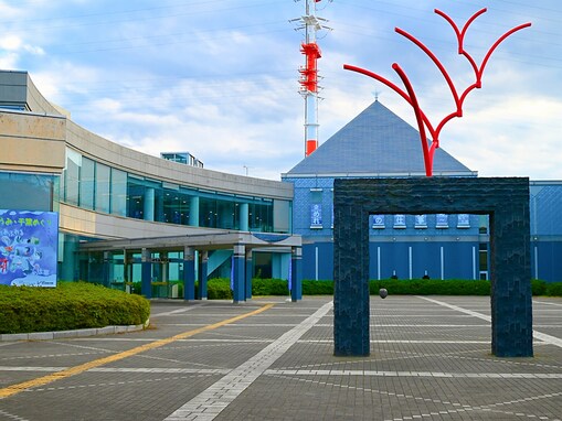【千葉県】大人300円も。駅直結の室内遊園地・完全無料の体験型科学館…雨の日も安心なコスパ抜群スポット3選