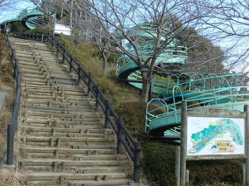 【静岡市】すべて入場無料！ 富士山ビューの芝生広場・全長133mのローラースライダー・新幹線が見える公園3選