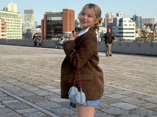 「今の方が若く見える」美人YouTuber、約10年間で9kg増加！ 比較ショットに「圧倒的に若々しくて素敵」