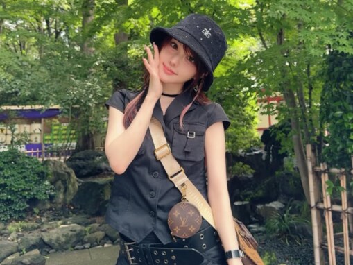 「意外」田中れいな、神社へお礼参りへ！ 美脚も披露「律儀だねーかわいい格好して」「偉い！」