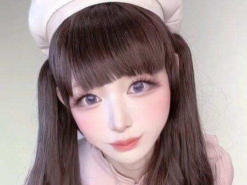 「AI？ って位美しい父ちゃん」女装が話題の2児の父、“キラキラ”な姿に反響「父ちゃんが動いてるぅ」