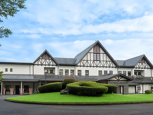 【栃木県】敷地内湧出の天然温泉も！ 27ホールのチャンピオンコースから世界的名匠設計の36ホールまで…温泉付き「人気ゴルフ場」3選