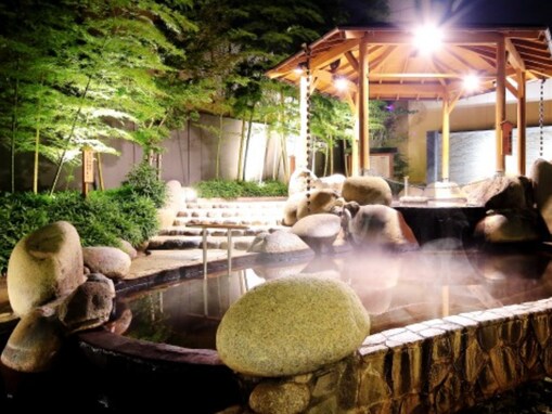 【埼玉県の人気スーパー銭湯】「蔵の湯 小江戸はつかり温泉 川越店」は地下天然温泉が楽しめる施設。野天風呂と多彩なサウナでリラックス（64文字）