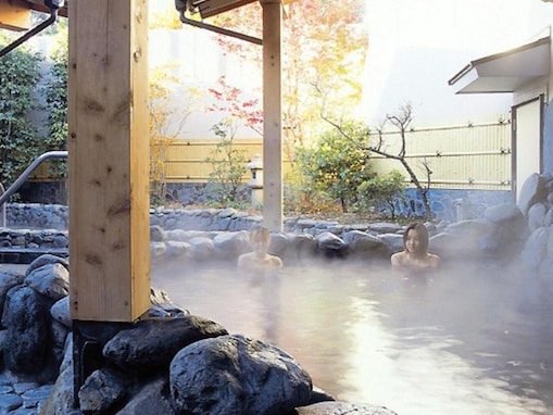 【神奈川県の人気スーパー銭湯】「ヨコヤマユーランド緑」は4種のサウナと回転寿司まで楽しめる施設。多彩なお風呂でリラックス
