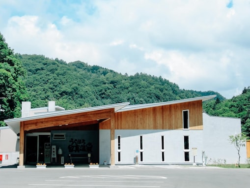 【北海道の人気日帰り温泉】「うらほろ留真温泉」はpH10.0の美肌の湯を堪能できる施設。豊かな自然とサウナでリラックス