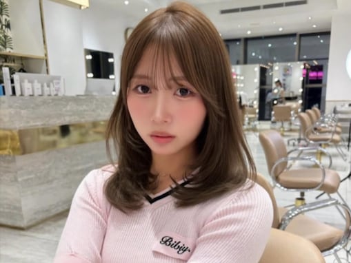 「どこのアイドルさんですか？？」人気女性YouTuber、“久々の前髪”に絶賛の声「天才的に可愛すぎる」