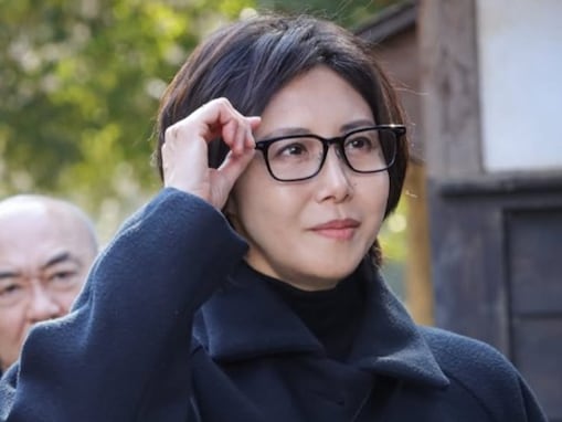 【男性が選ぶ】手が美しいと思う50代女性俳優ランキング！ 2位「松嶋菜々子」を抑えた1位は？【2026年調査】