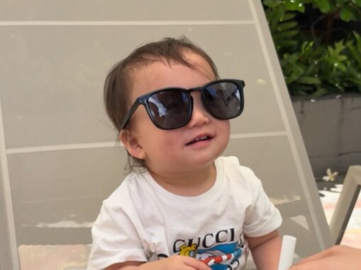 「Gucci着こなす1歳児いかついて」人気YouTuberの息子、おしゃれショットに反響！ 「かっけえー」
