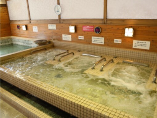 【兵庫県の人気日帰り温泉】「とがやま温泉 天女の湯」は誰もが安心してリフレッシュできる施設。炭酸水素塩泉のお風呂でリラックス