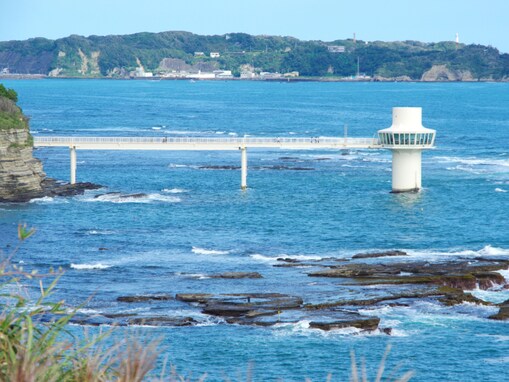 千葉県の「避暑地」3選。水深8mの海中探検、深緑のマイナスイオン渓谷、エンジンレスの静かな湖