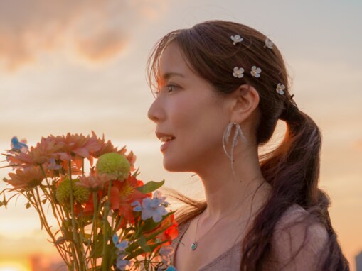 「感慨深い、、」人気ミュージシャン、結婚を報告！ 「世界一かわいい」「すごく嬉しいなあ。お幸せに」