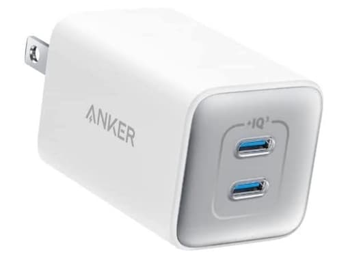 コンパクトなのに2台同時に急速充電。AnkerのAC式充電器はスマホからノートPCまでこれ1台でカバーできる