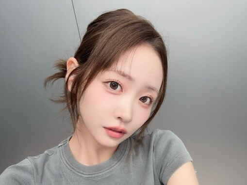 「朝から容赦ない」櫻井優衣、ラフな自撮りショットに反響！ 「おでこがもうたまごやん」「えぐい」