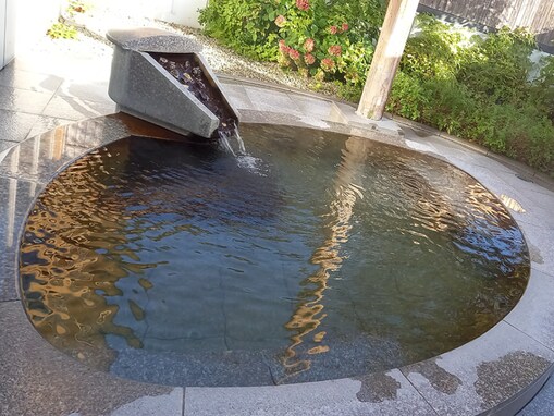 【山形県の人気日帰り温泉】「花笠の湯」は徳良湖を望む露天風呂とこだわりの手打ちそばが魅力の施設