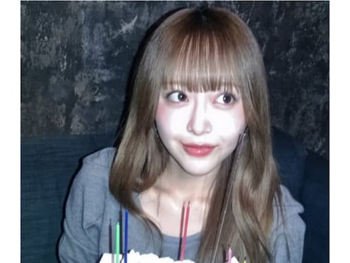 「まだ…24歳？」みりちゃむ、24歳バースデーショットを公開！ 「誰かと思った！」「ケーキに変顔ある」
