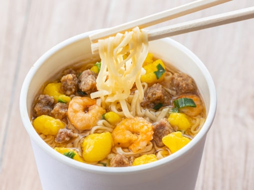「冷水はやべぇだろ」日清食品、“冷しカップヌードル”新発売！ 「おいおい冗談キツいぜ⋯ガチィ？」