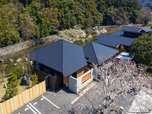 【榊原温泉の人気ホテル】「AUBERGE YUSURA」は伊勢志摩の旬の食材と美肌の湯を堪能できる全室ヴィラの宿