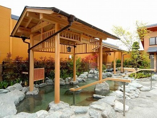【青森県の人気スーパー銭湯】「極楽湯 青森店」は青森市内唯一の天然温泉と炭酸泉が自慢の施設。