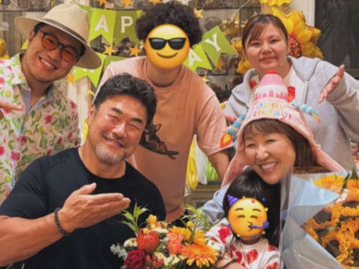 「最高過ぎる」北斗晶の長男、美人妻＆娘らと母親の誕生日を祝う！ 「最高過ぎる〜」「素敵な家族写真」