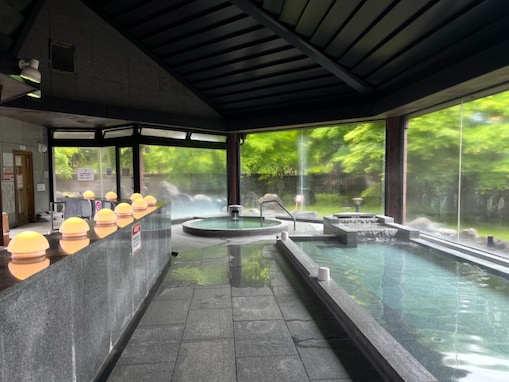 【栃木県の人気スパ】「やしおの湯」は日光連山に抱かれた湯を楽しめる施設。アルカリ性単純温泉でリラックス