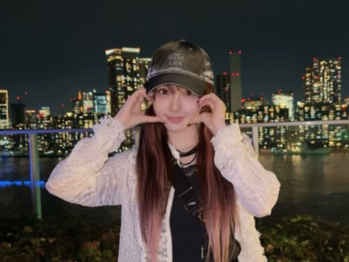 「載せるつもりなかった写真やけど」田中れいな、過去ショット公開！ 「ジーパン珍しい」「新鮮」