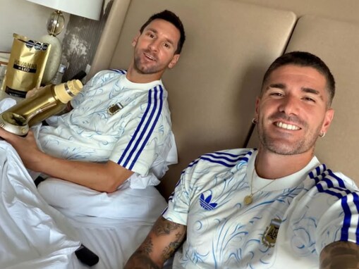 「嫁さんOKなのか、これ」アルゼンチン代表選手、メッシと同じベッドで目覚める？ 「すごい幸せそうな顔」